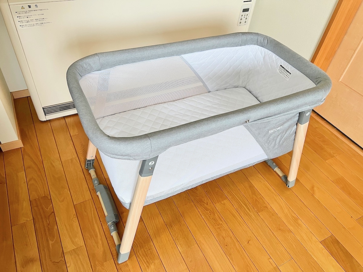 YATOMI ベビーベッド 2in1 Baby Crib 工場直送 - 寝具